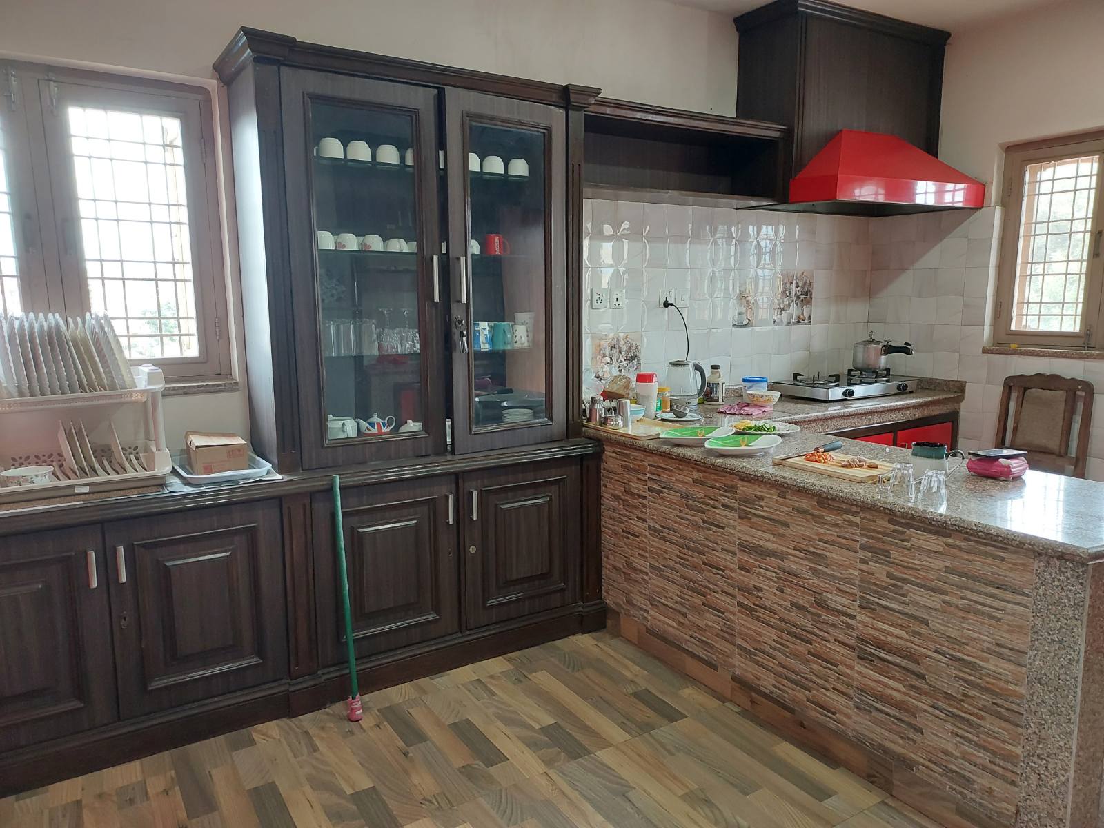 GUEST KITCHEN ACCESS